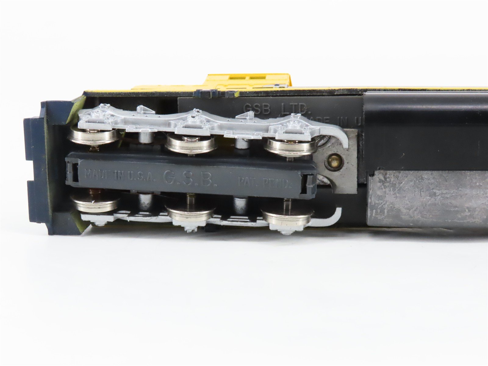 HO Scale GSB Ltd 3704 ATSF Santa Fe SD40 Diesel Locomotive