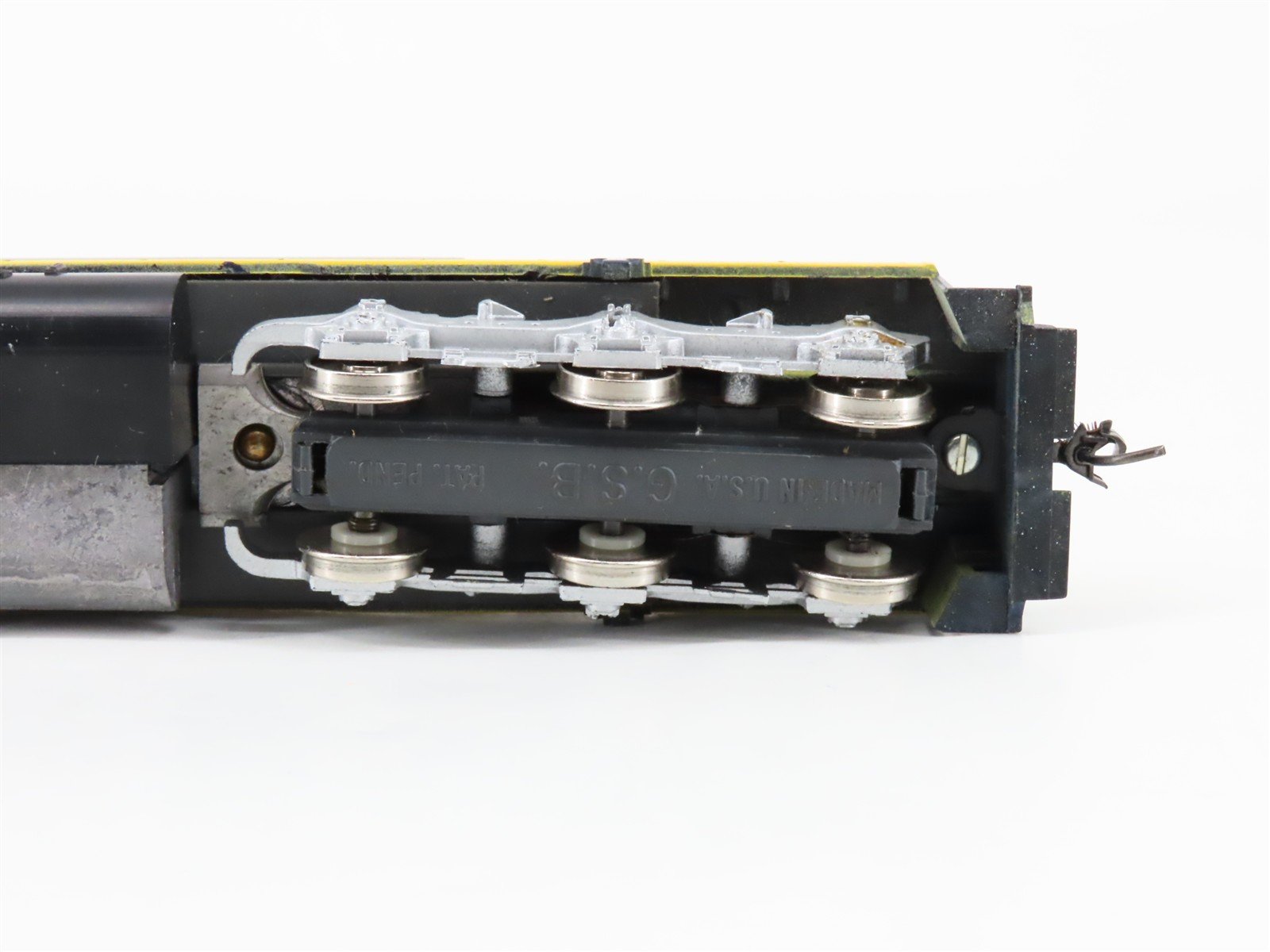 HO Scale GSB Ltd 3704 ATSF Santa Fe SD40 Diesel Locomotive
