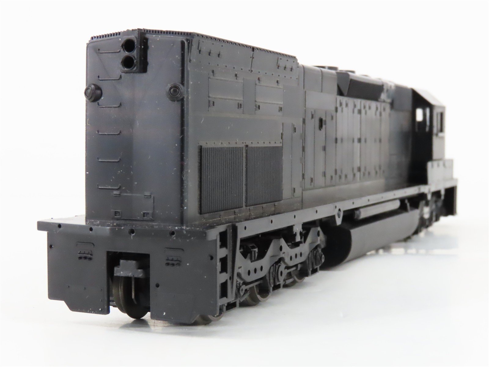 HO Scale Athearn 4500 Undecorated SD40T-2 Diesel Locomotive