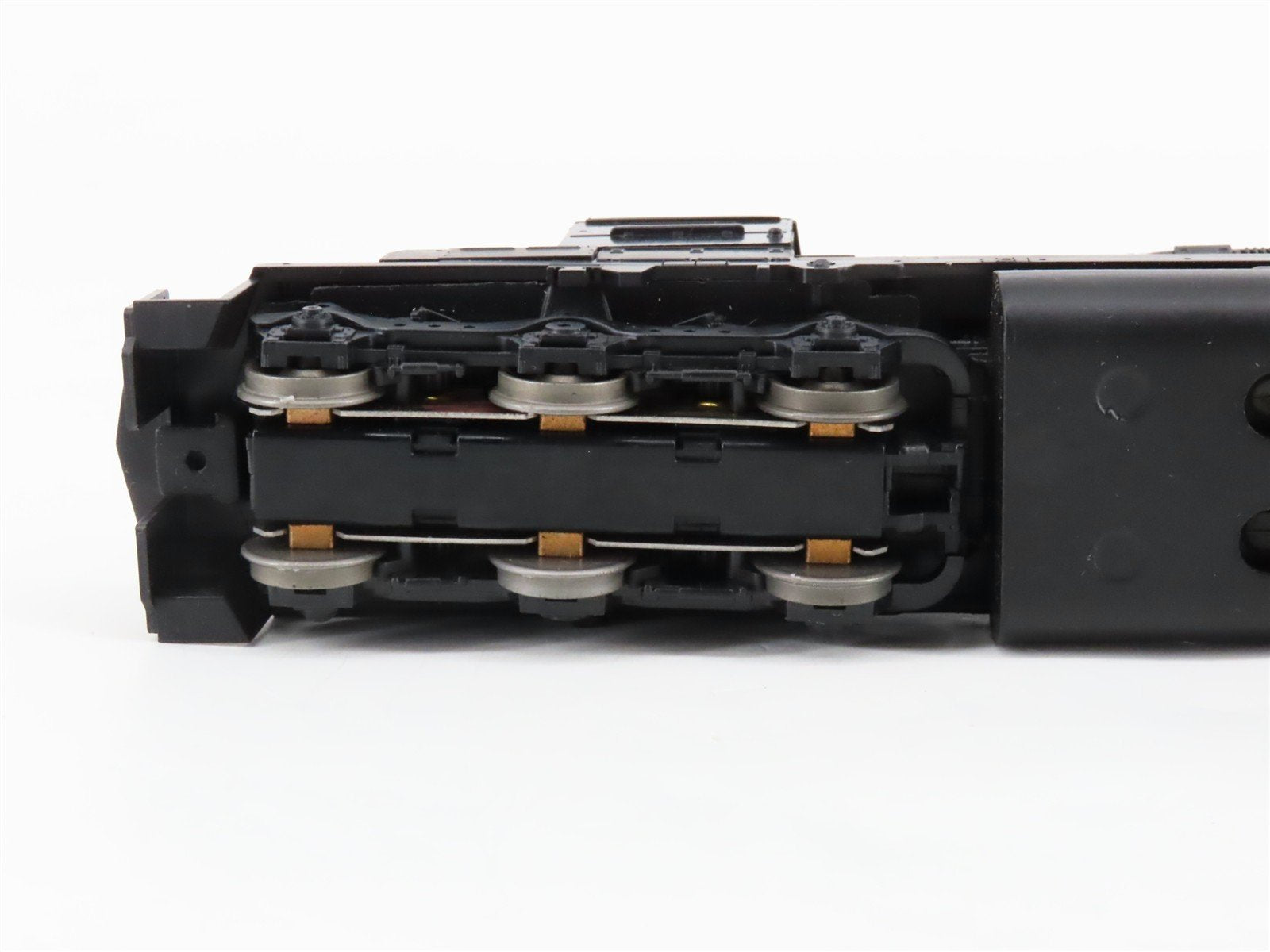 HO Scale Athearn 4500 Undecorated SD40T-2 Diesel Locomotive