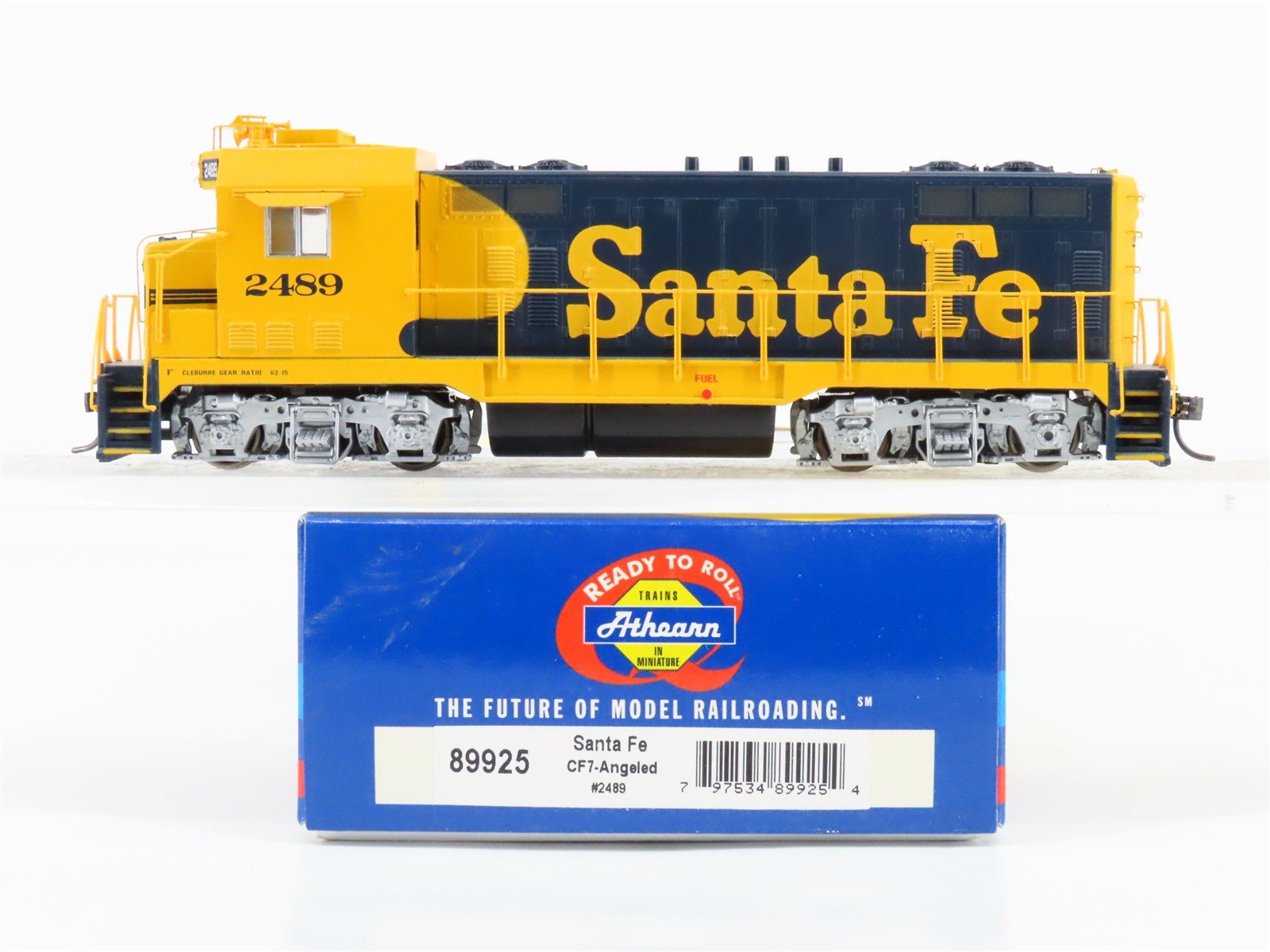 HO Scale Athearn 89925 ATSF Santa Fe CF7 Diesel Locomotive #2489 wDCC