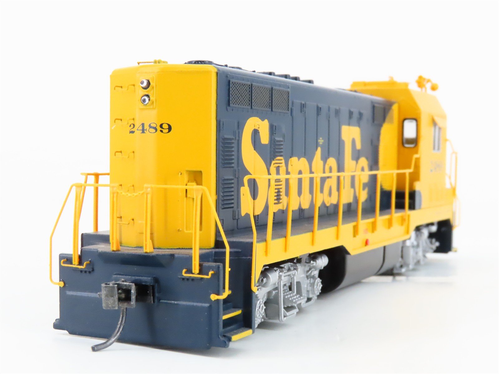 HO Scale Athearn 89925 ATSF Santa Fe CF7 Diesel Locomotive #2489 wDCC