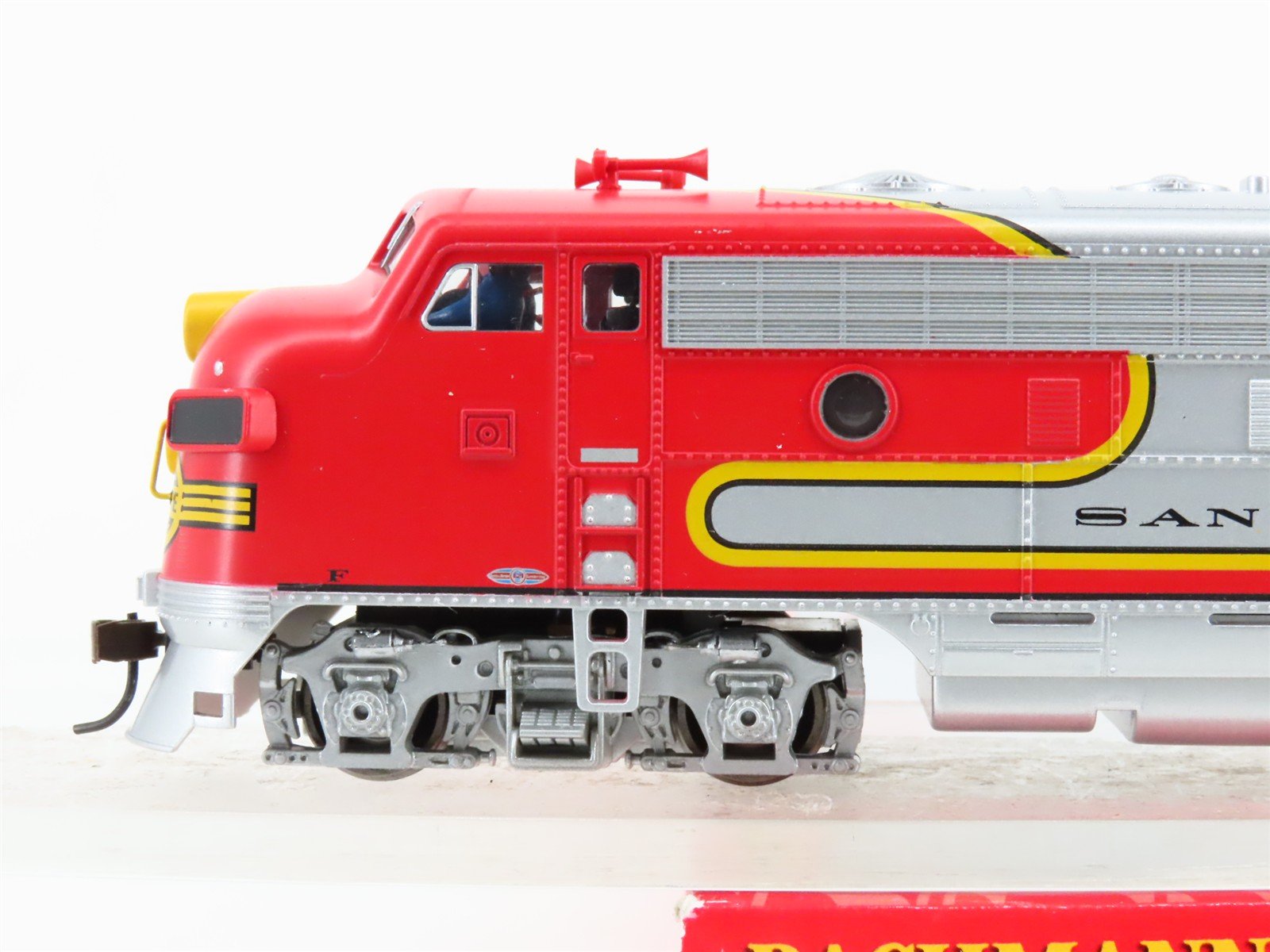 HO Scale Bachmann 64301 ATSF Santa Fe F7A Diesel Locomotive wDCC & Sound