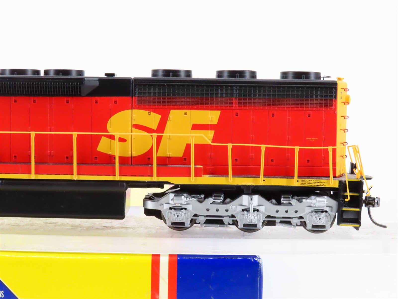 HO Scale Athearn Genesis G67184 ATSF Santa Fe SD45-2 Diesel #5682 wDCC & Sound