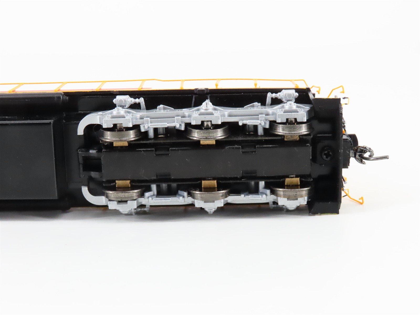 HO Scale Athearn Genesis G67184 ATSF Santa Fe SD45-2 Diesel #5682 wDCC & Sound