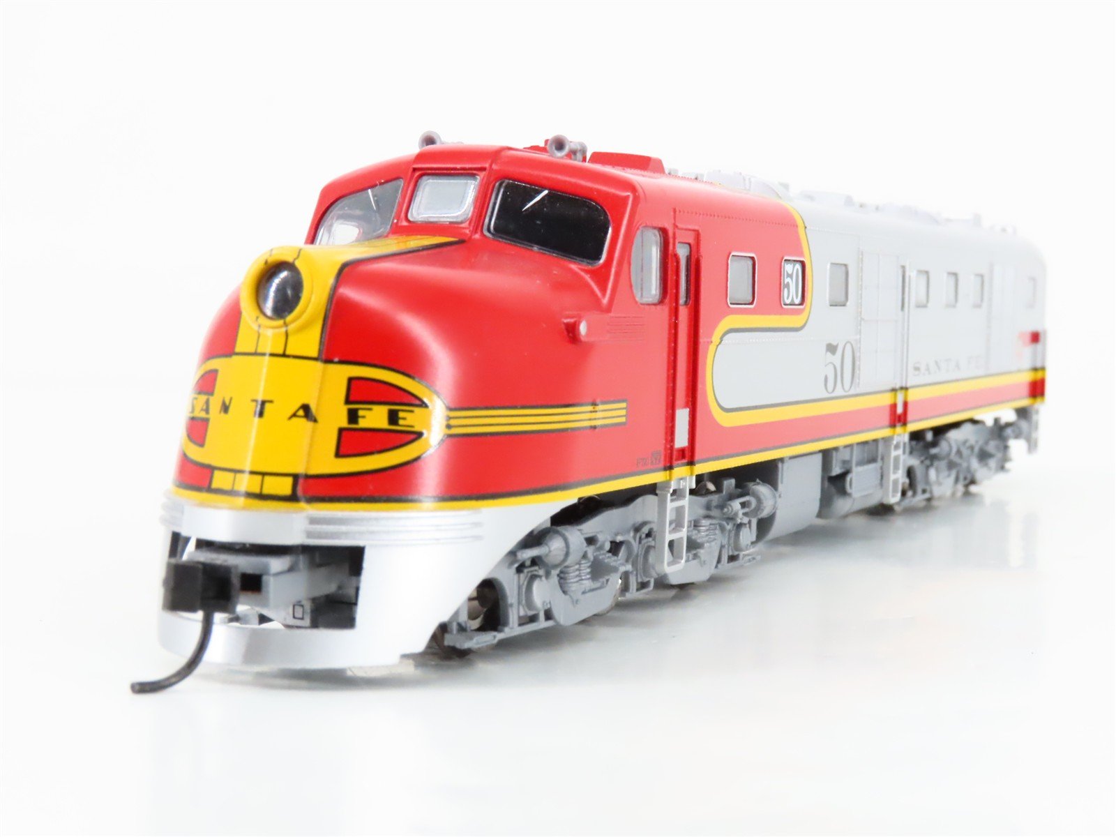 HO Scale Walthers Mainline 910-9100 ATSF Santa Fe DL-109 Diesel Locomotive #50