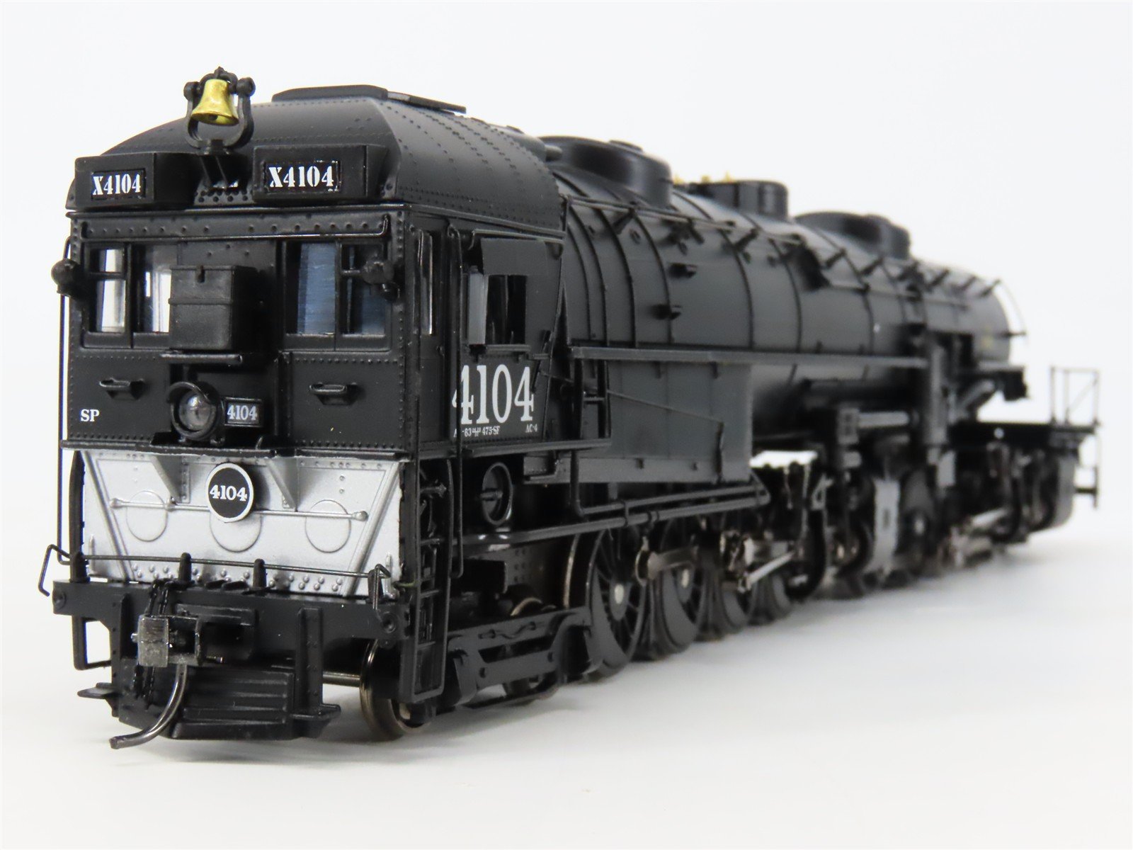 HO Scale Broadway Limited BLI 2185 SP Cab Forward 4-8-8-2 Steam #4104 wParagon2