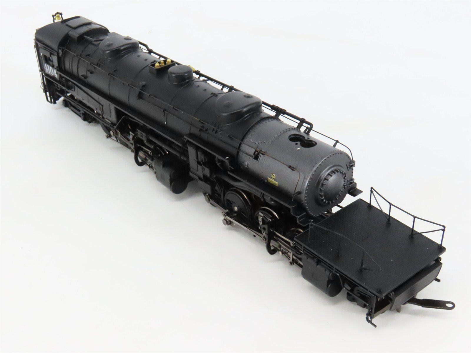 HO Scale Broadway Limited BLI 2185 SP Cab Forward 4-8-8-2 Steam #4104 wParagon2