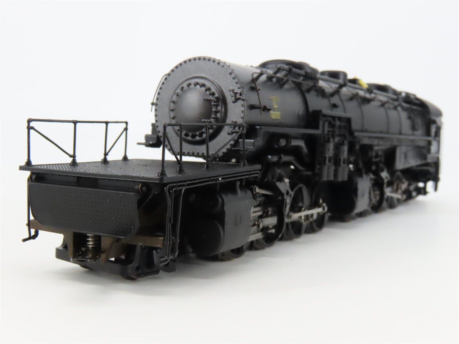 HO Scale Broadway Limited BLI 2185 SP Cab Forward 4-8-8-2 Steam #4104 wParagon2