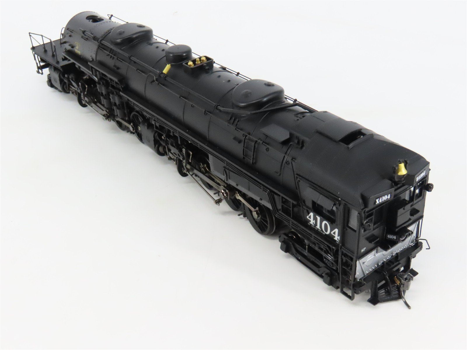 HO Scale Broadway Limited BLI 2185 SP Cab Forward 4-8-8-2 Steam #4104 wParagon2