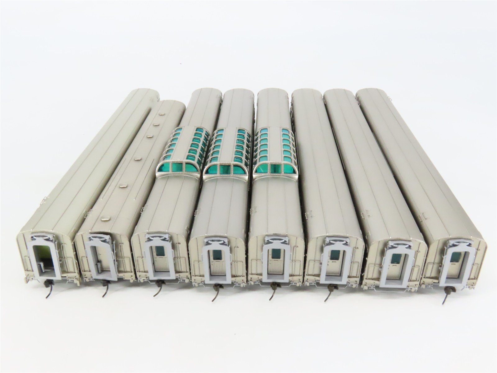 LOT of 8 HO Broadway Limited Imports California Zephyr Assorted Passenger Cars