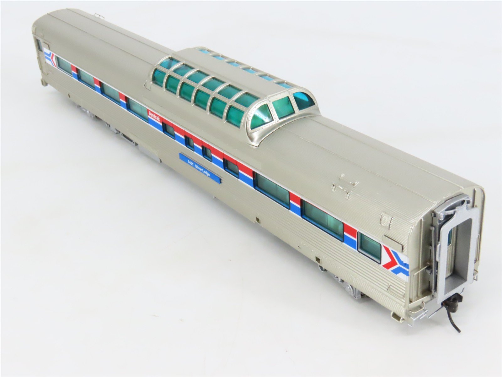 LOT of 2 HO Scale Broadway Limited Imports Amtrak Diner & Vista Dome Passengers