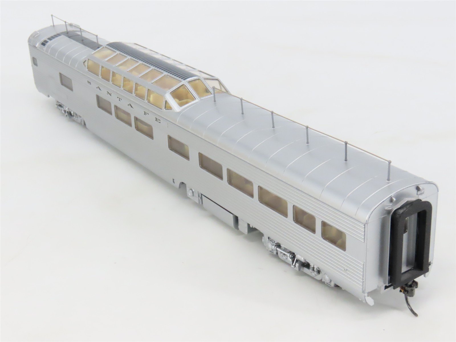LOT of 2 HO Scale Walthers ATSF Santa Fe Railroad Diner & Dome Passenger Cars