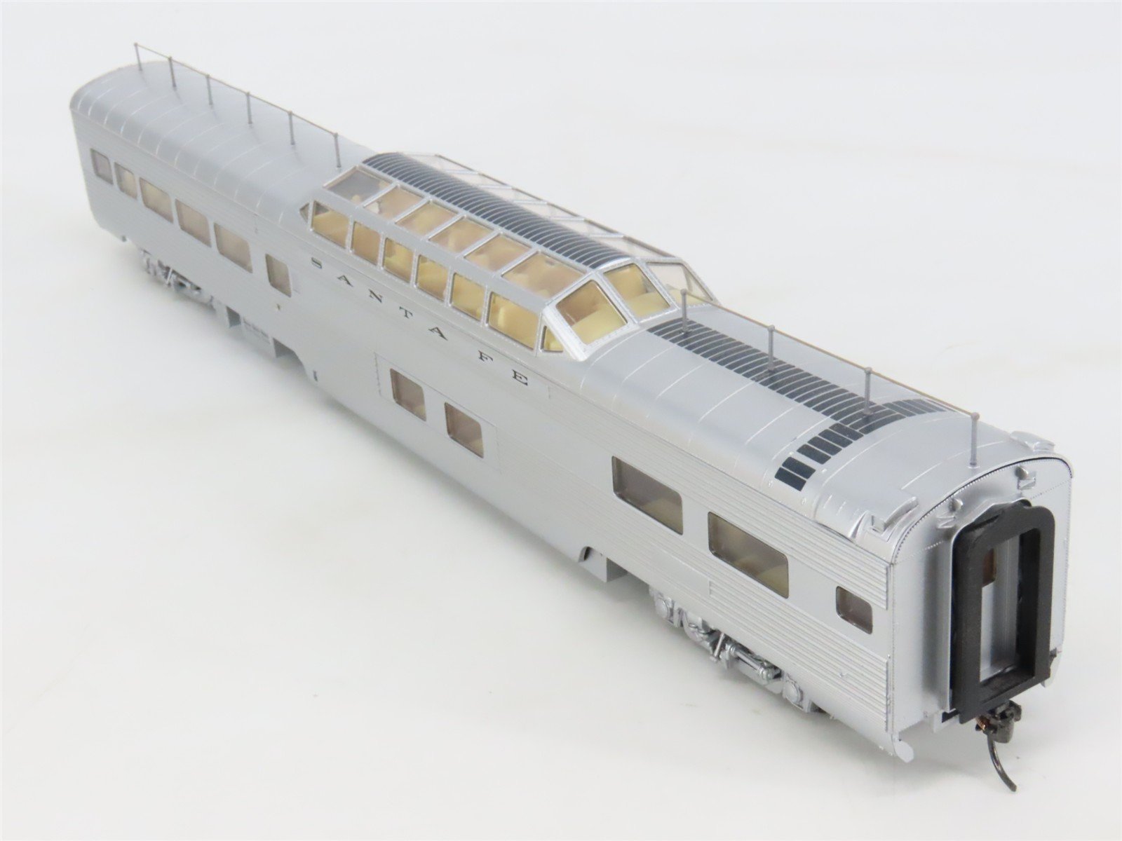 LOT of 2 HO Scale Walthers ATSF Santa Fe Railroad Diner & Dome Passenger Cars