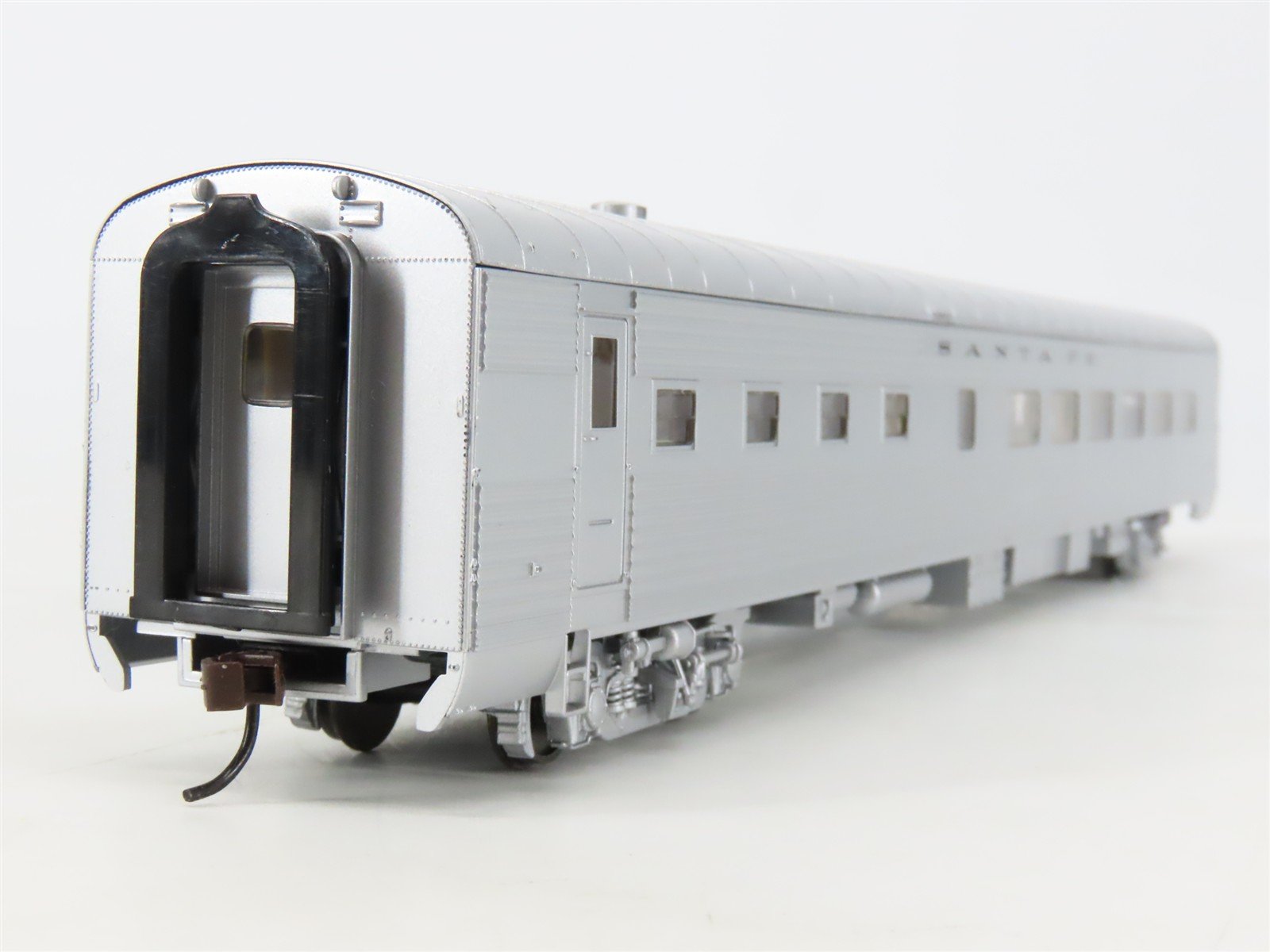 LOT of 2 HO Scale Walthers ATSF Santa Fe Railroad Diner & Dome Passenger Cars