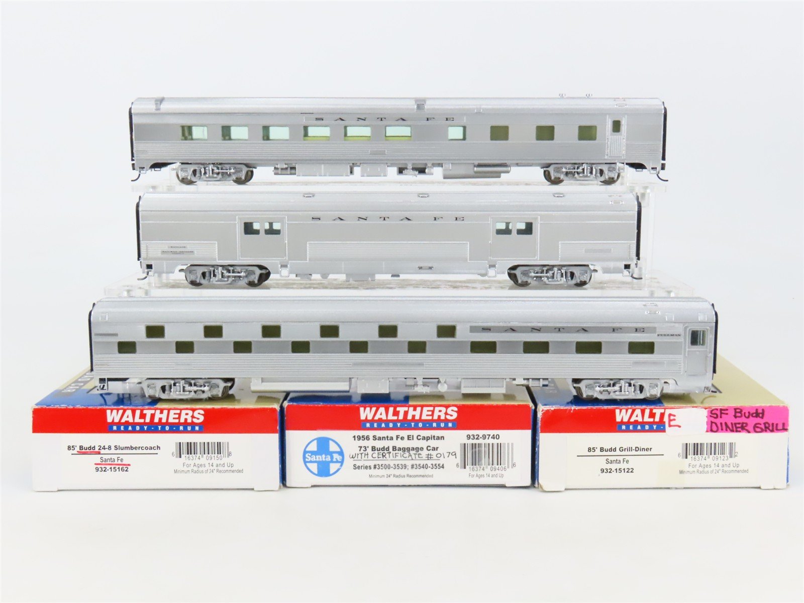 LOT of 3 HO Scale Walthers ATSF Santa Fe Sleeper, Baggage, & Diner Passengers