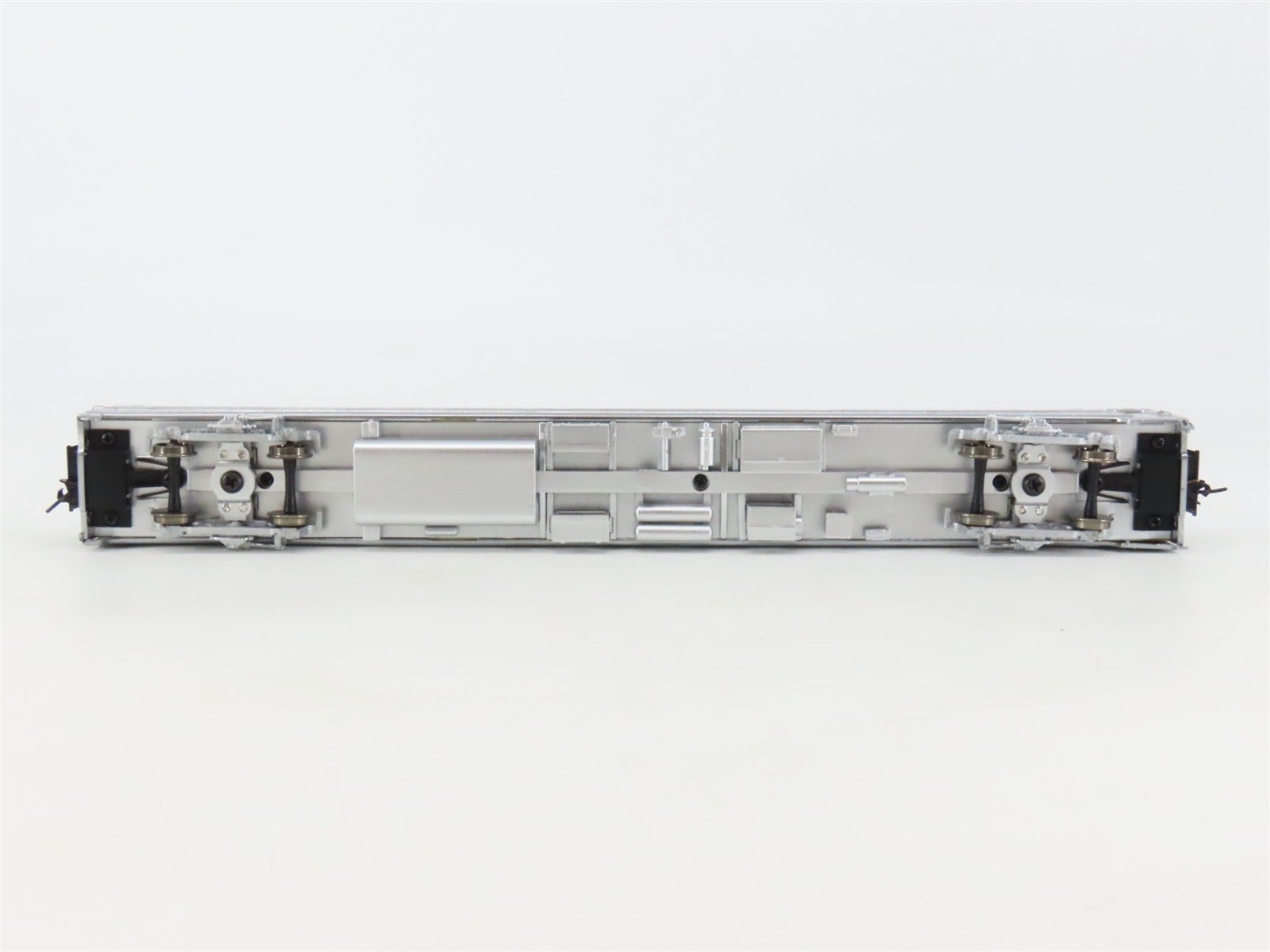 LOT of 3 HO Scale Walthers ATSF Santa Fe Sleeper, Baggage, & Diner Passengers