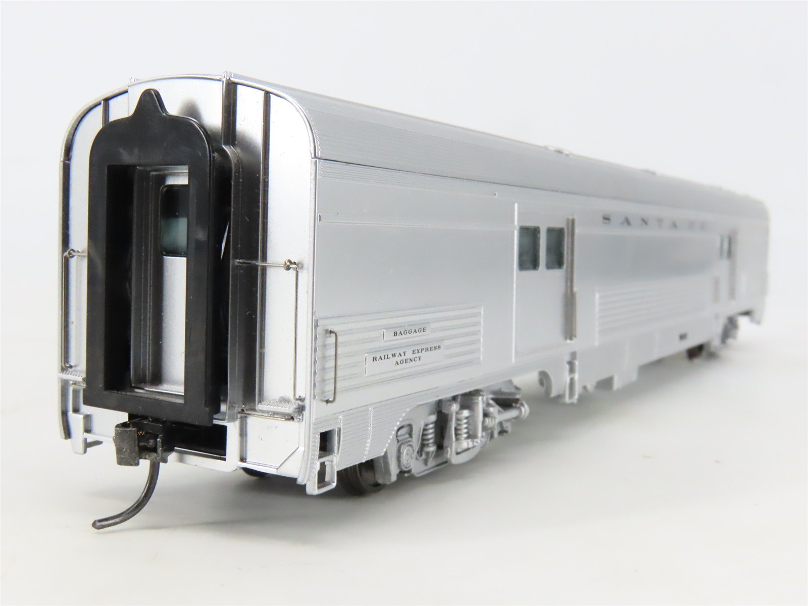 LOT of 3 HO Scale Walthers ATSF Santa Fe Sleeper, Baggage, & Diner Passengers
