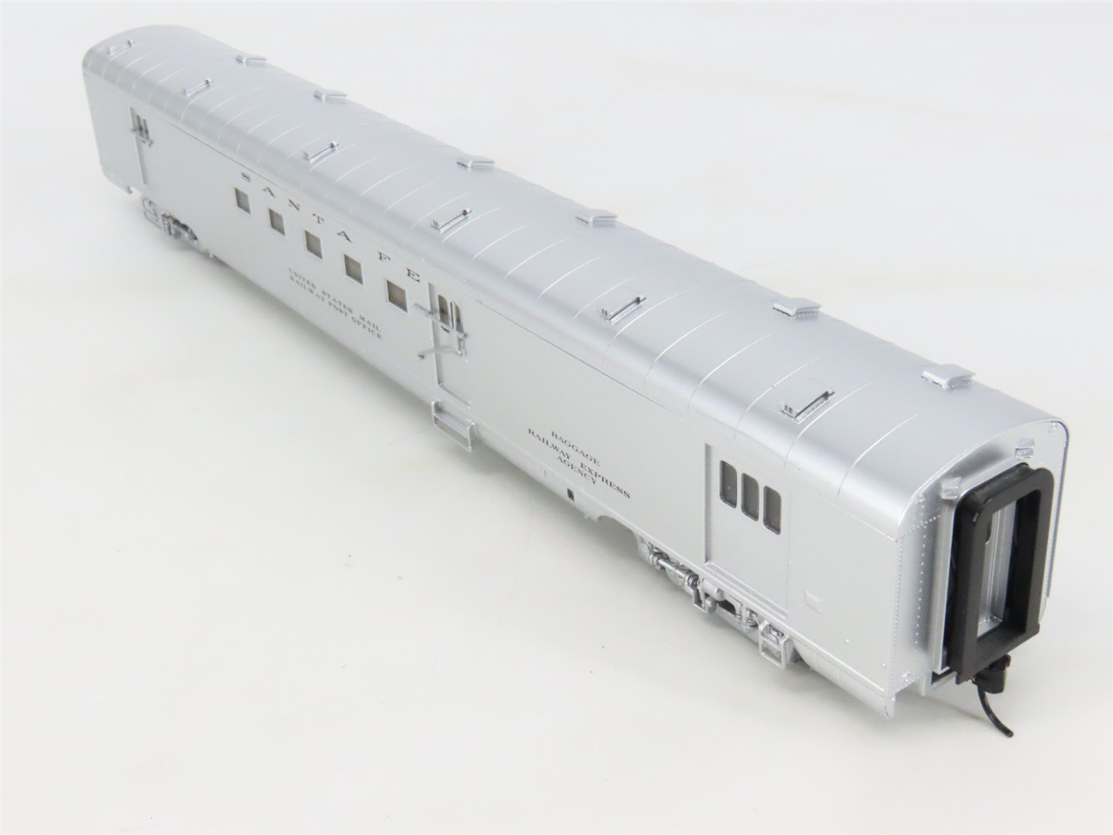 LOT of 3 HO Scale Walthers ATSF Santa Fe Railroad Assorted Passenger Cars