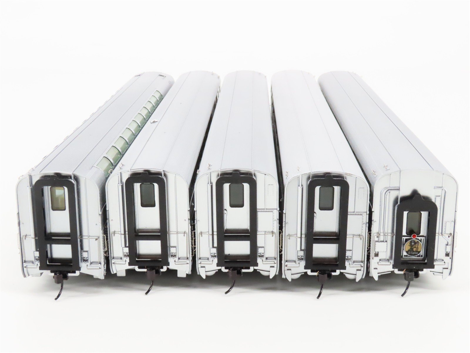 LOT of 5 HO Scale Walthers ATSF Santa Fe Railroad Assorted Passenger Cars