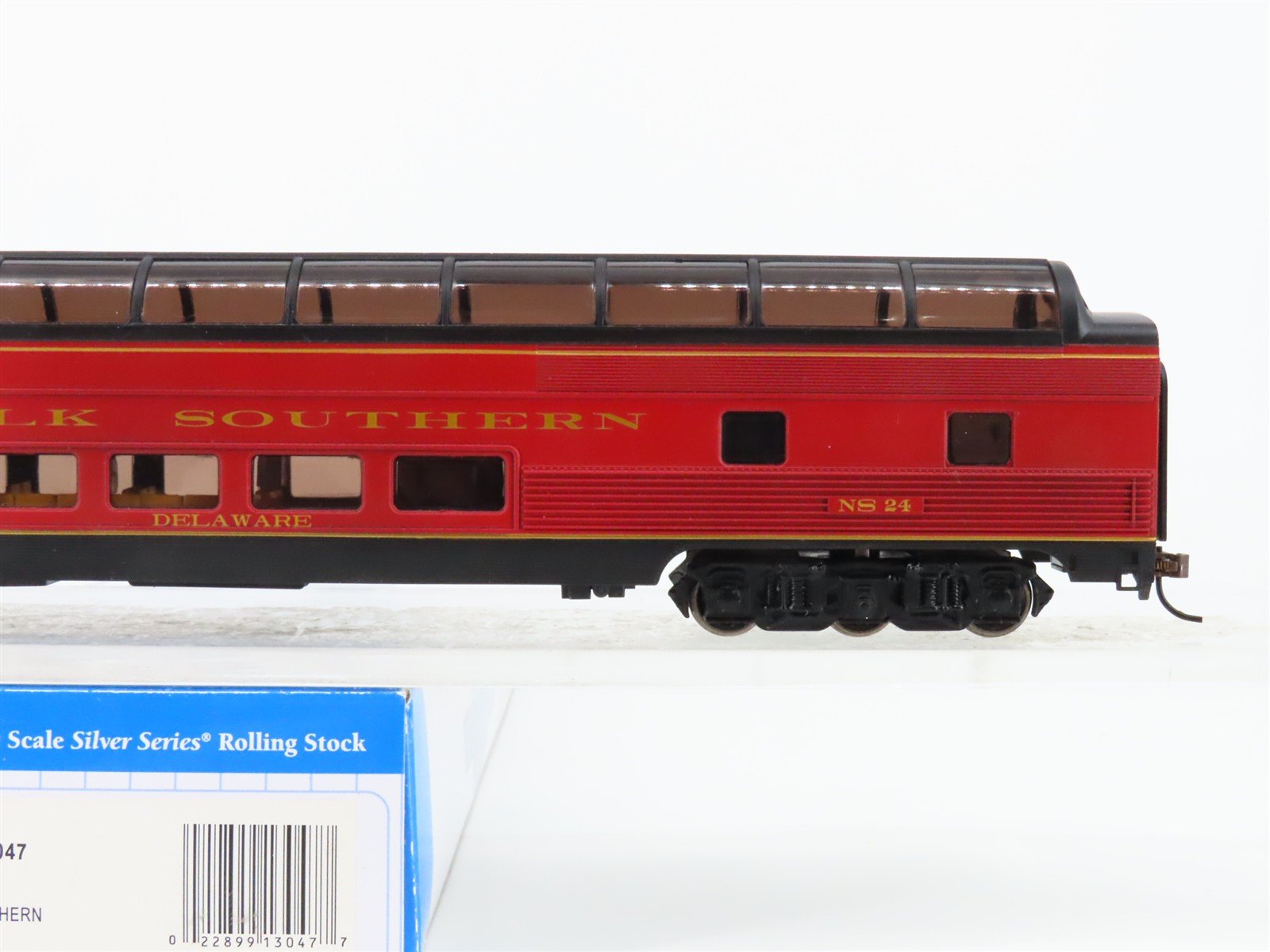 HO Bachmann Silver Series 13047 NS Norfolk Southern Dome Passenger 