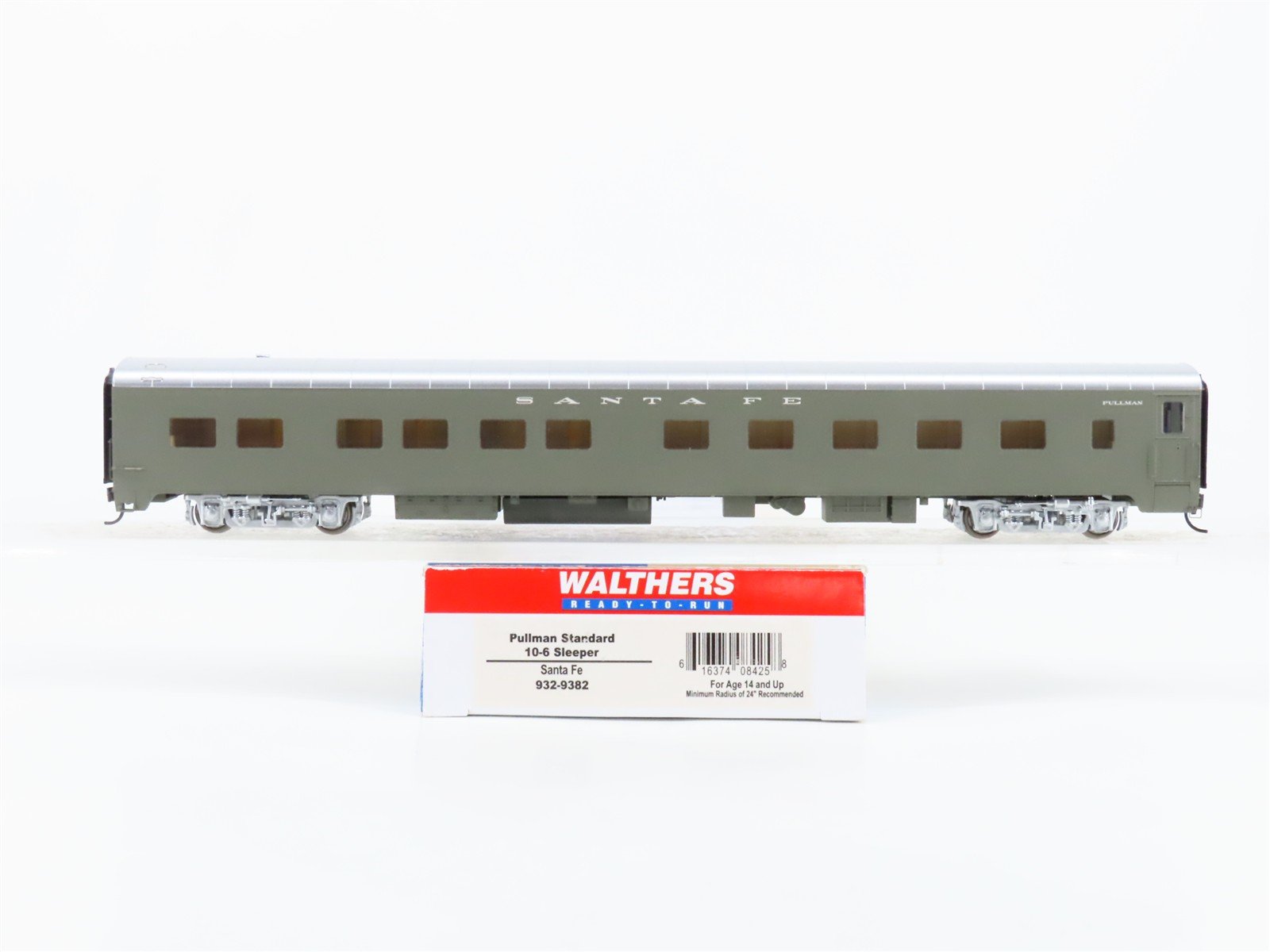 HO Scale Walthers 932-9382 ATSF Santa Fe Railroad Pullman Sleeper Passenger Car
