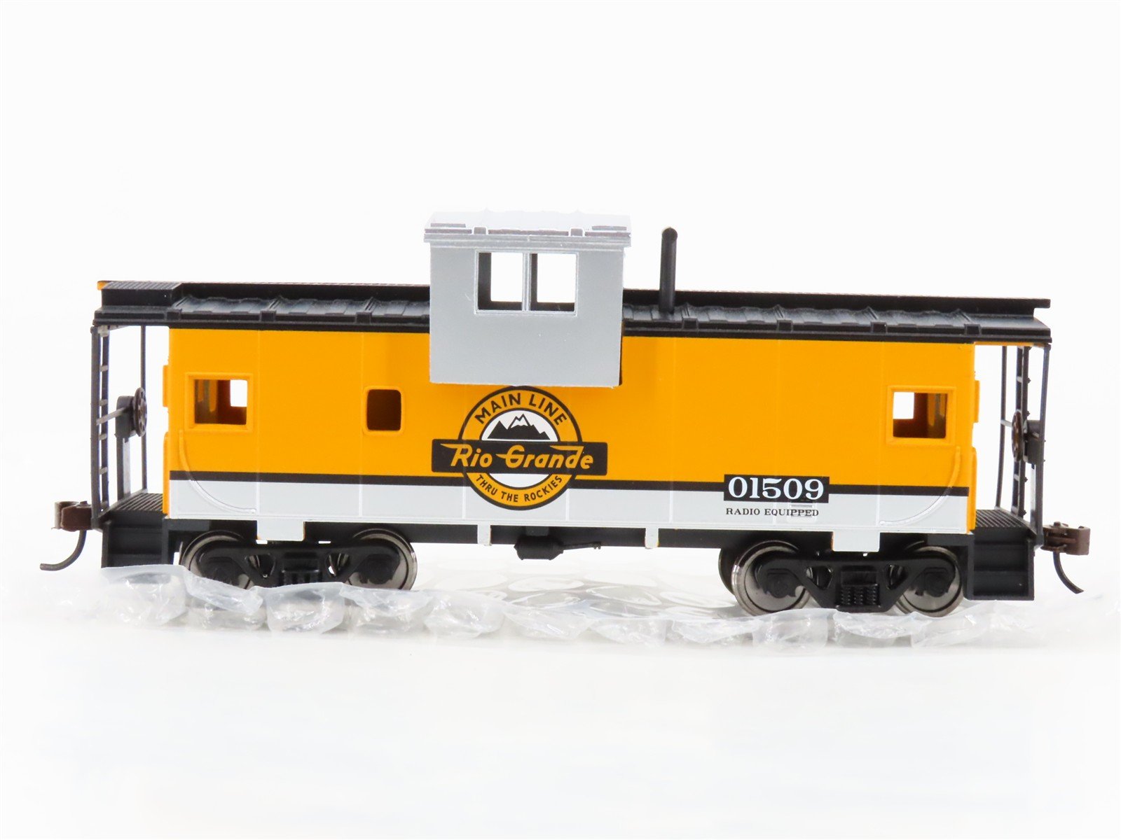 LOT- 2 HO Walthers Trainline & Bachmann Silver Series D&RGW Rio Grande Cabooses