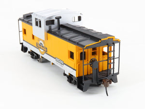 LOT- 2 HO Walthers Trainline & Bachmann Silver Series D&RGW Rio Grande Cabooses