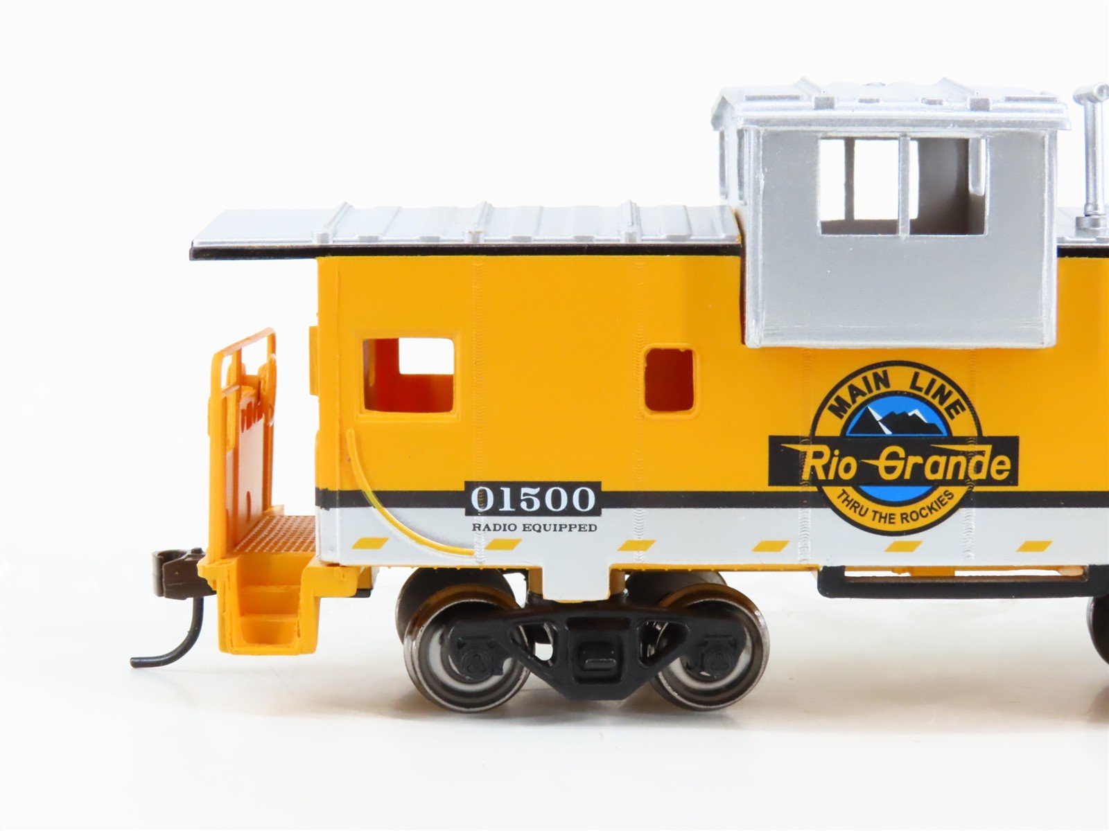 LOT- 2 HO Walthers Trainline & Bachmann Silver Series D&RGW Rio Grande Cabooses