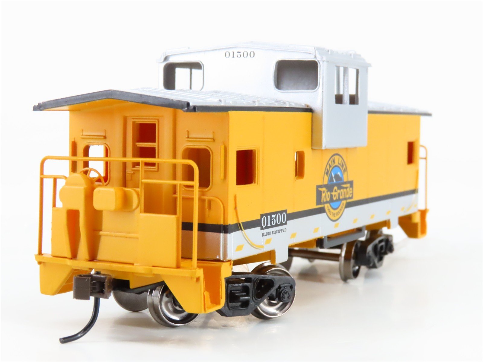 LOT- 2 HO Walthers Trainline & Bachmann Silver Series D&RGW Rio Grande Cabooses