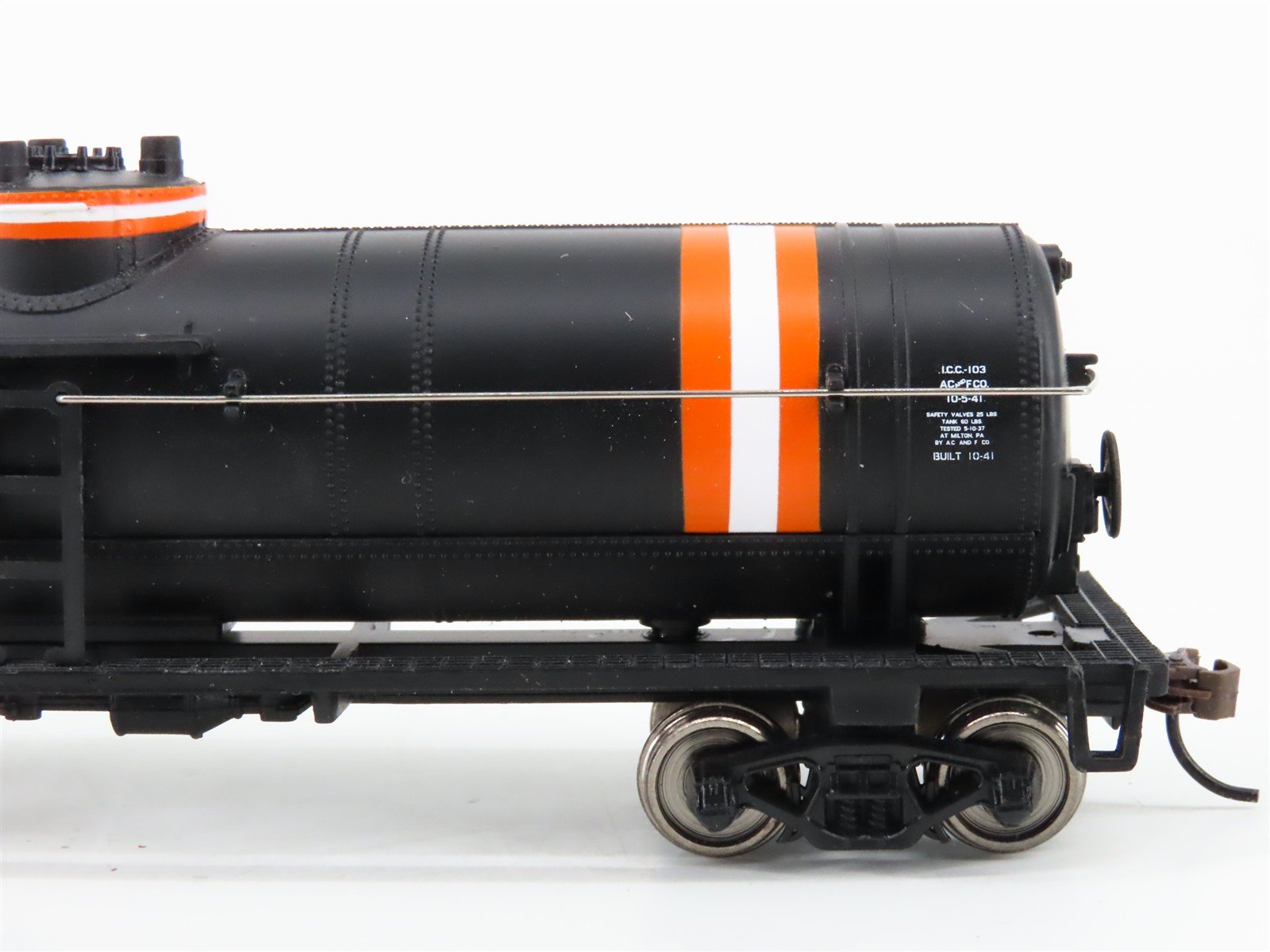 LOT of 2 HO Scale Walthers Trainline 931-1444 ATSF Santa Fe Tank Car #98016