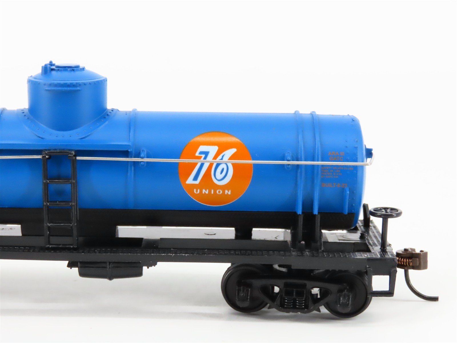 LOT of 2 HO Scale Mantua UOCX/AMOX Union 76 & Amoco Single Dome Tank Cars