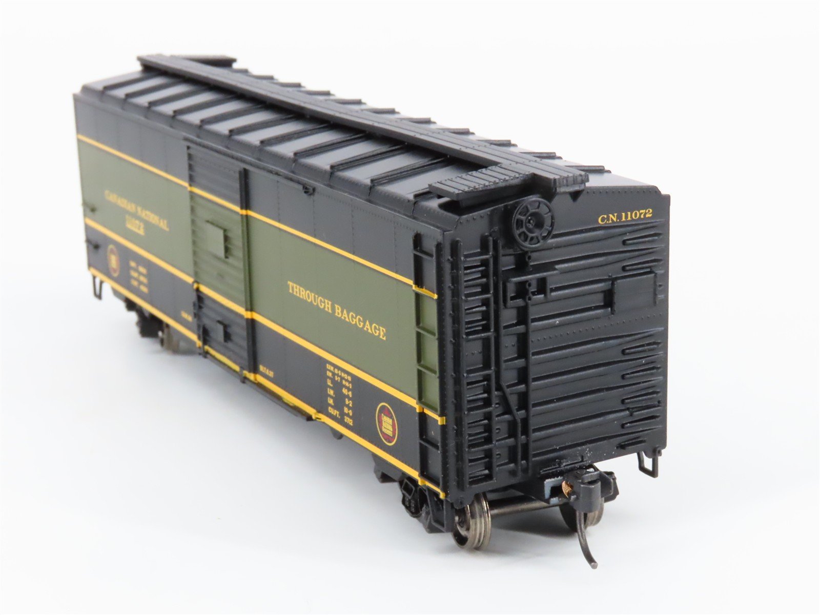 HO Scale Athearn 92298 CN Canadian National 40' Through Baggage Box Car #11072