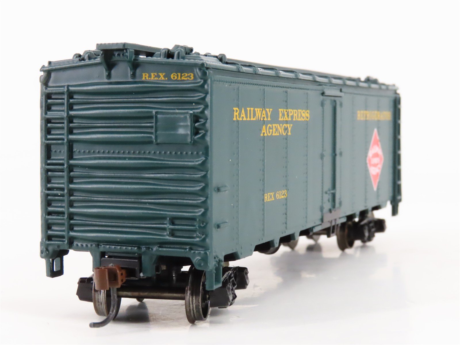 HO Scale Athearn 71380 REX Railway Express Agency 40' Steel Reefer #6123