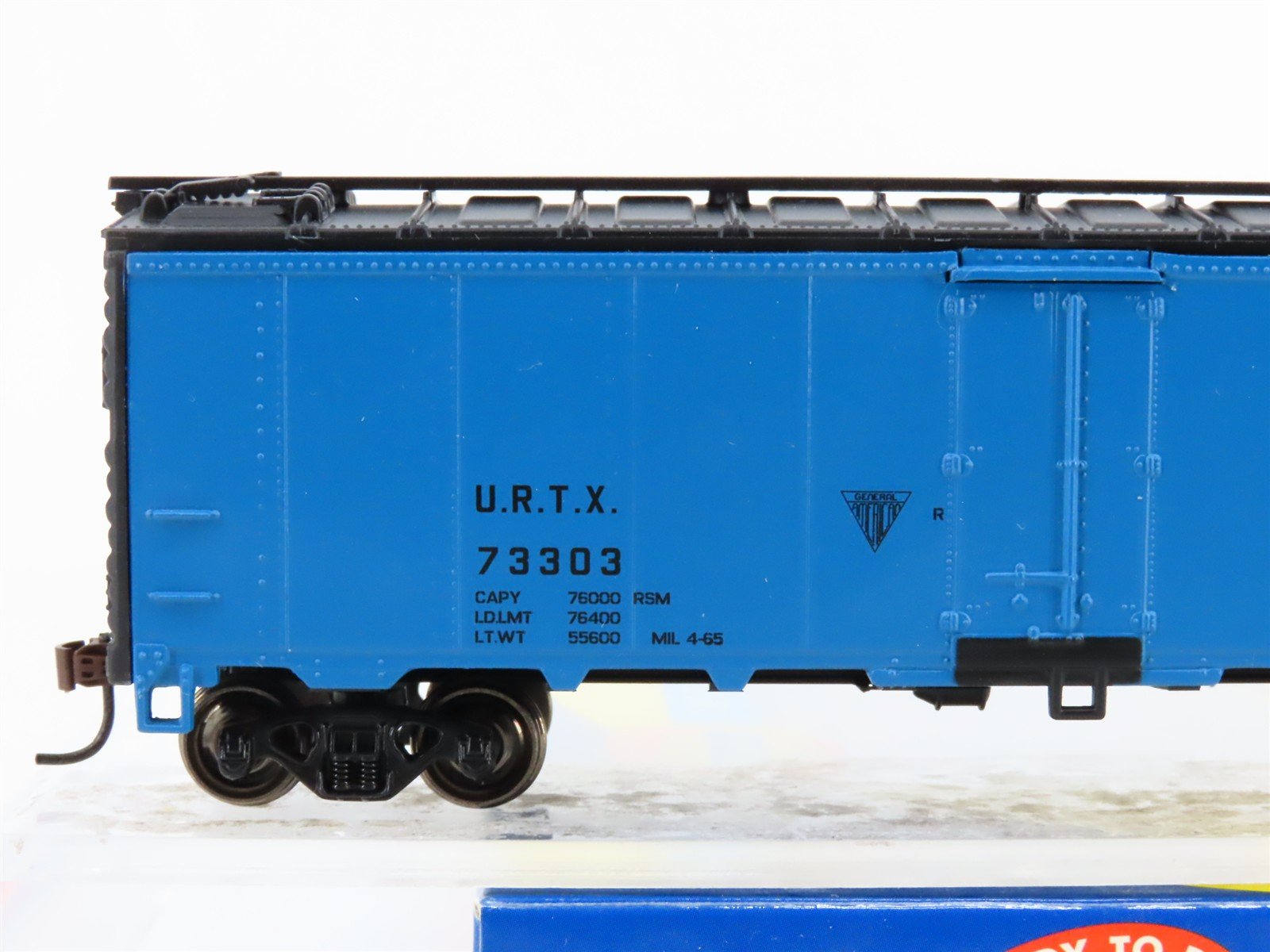 HO Scale Athearn 71349 URTX Iowa Beef Packers 40' Steel Reefer #73303