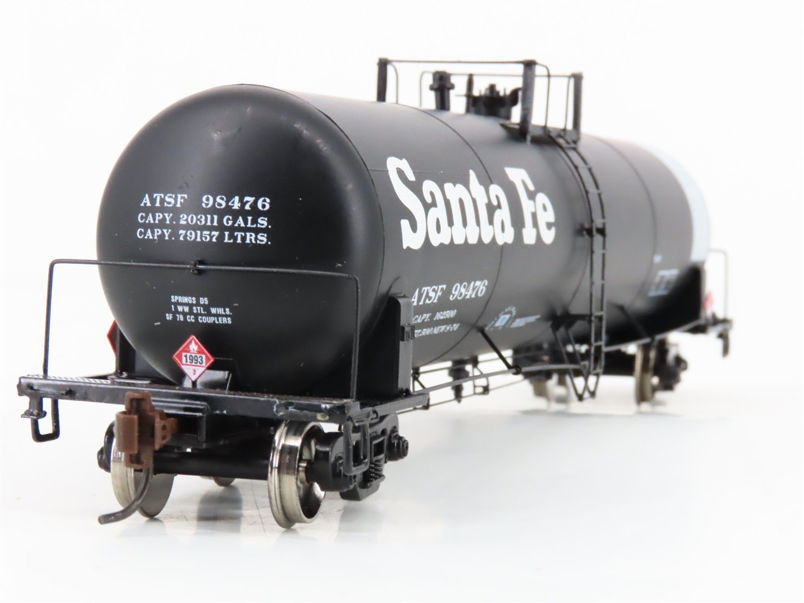 HO Scale Athearn 73901 ATSF Santa Fe Railroad 50' 20,900 Gallon Tank Car #98476