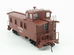 HO Scale Walthers Proto 920-103202 ATSF Santa Fe Railroad 30' Wood Caboose #1334