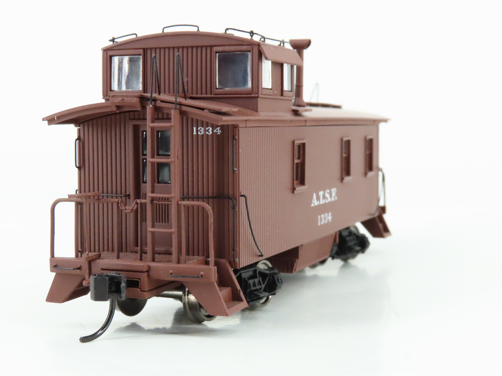HO Scale Walthers Proto 920-103202 ATSF Santa Fe Railroad 30' Wood Caboose #1334