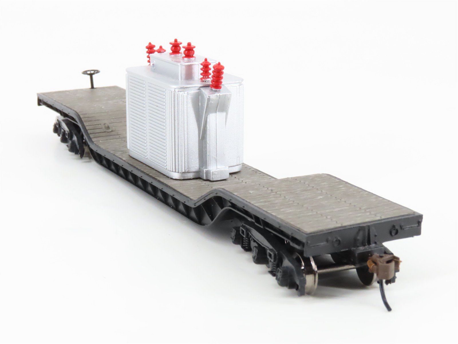HO Scale Bachmann Silver Series 18348 Unlettered 52' Flat Car w/ Transformer