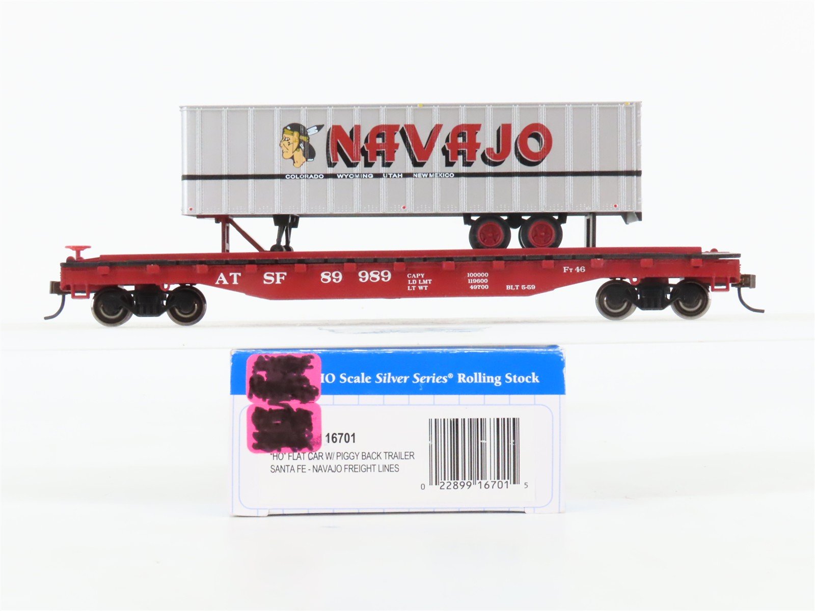 HO Bachmann Silver Series 16701 ATSF TOFC Flat Car #89989 w/ Navajo Trailer