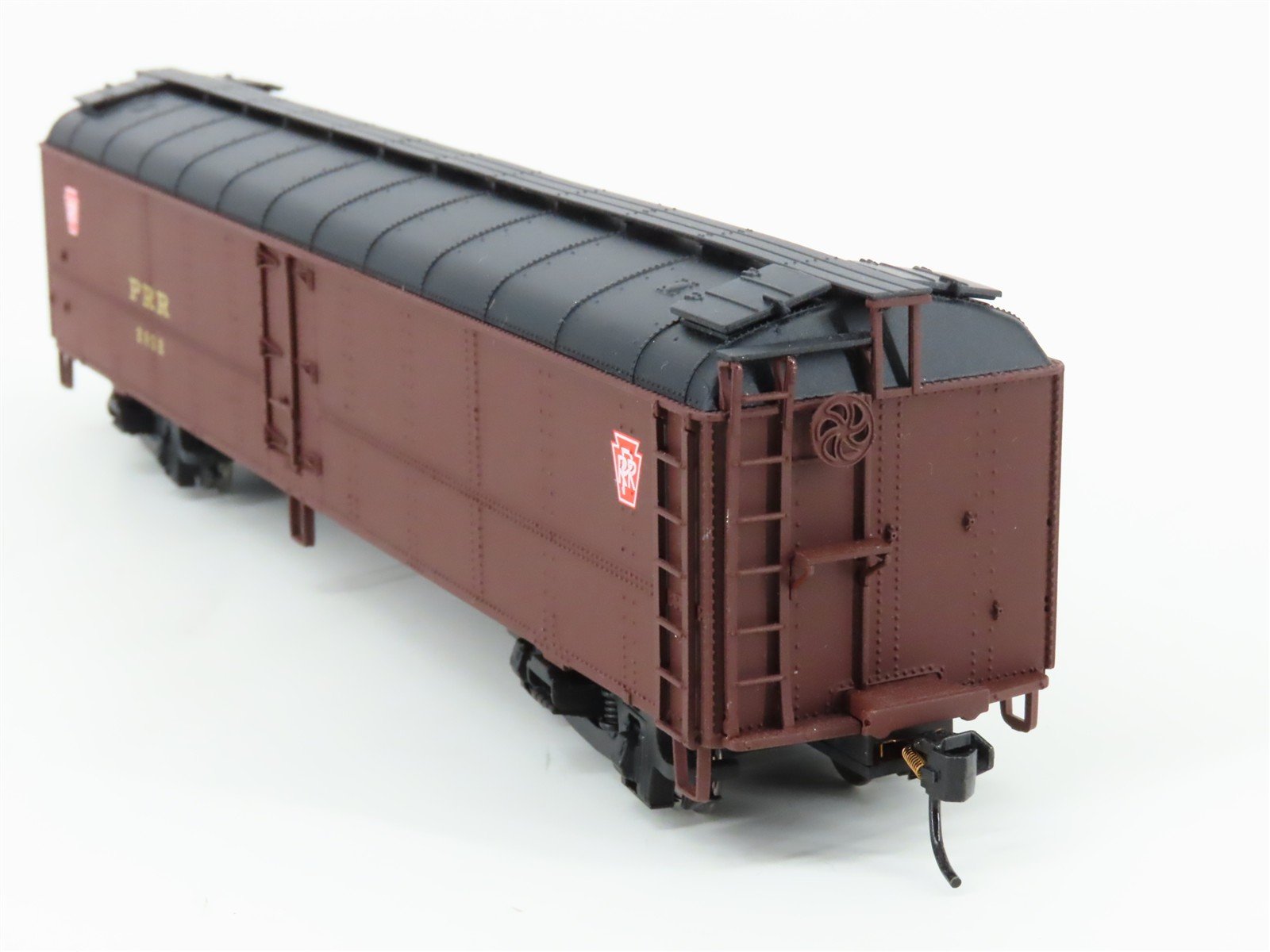 HO Scale Walthers 932-5883 PRR Pennsylvania Railroad Express Reefer #2912