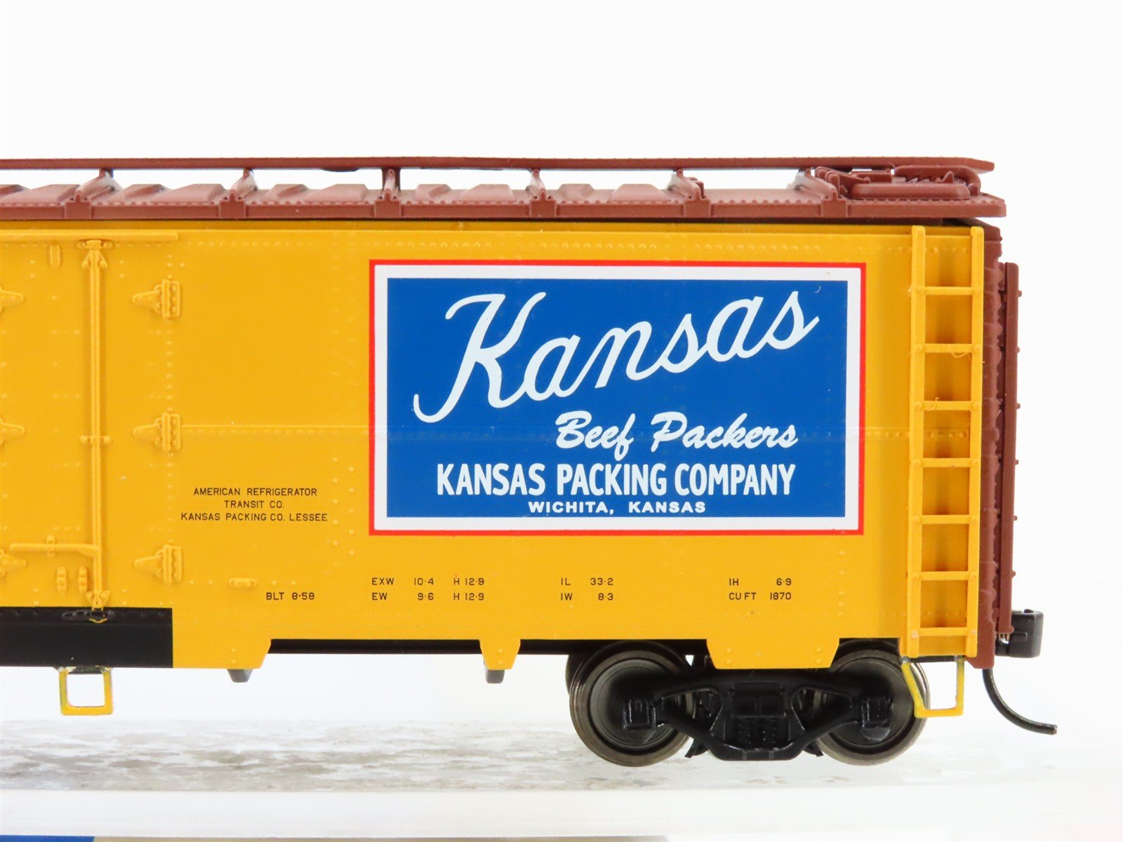 HO Scale Walthers 932-60403 ART Kansas Packing 40' Meat Reefer #91664