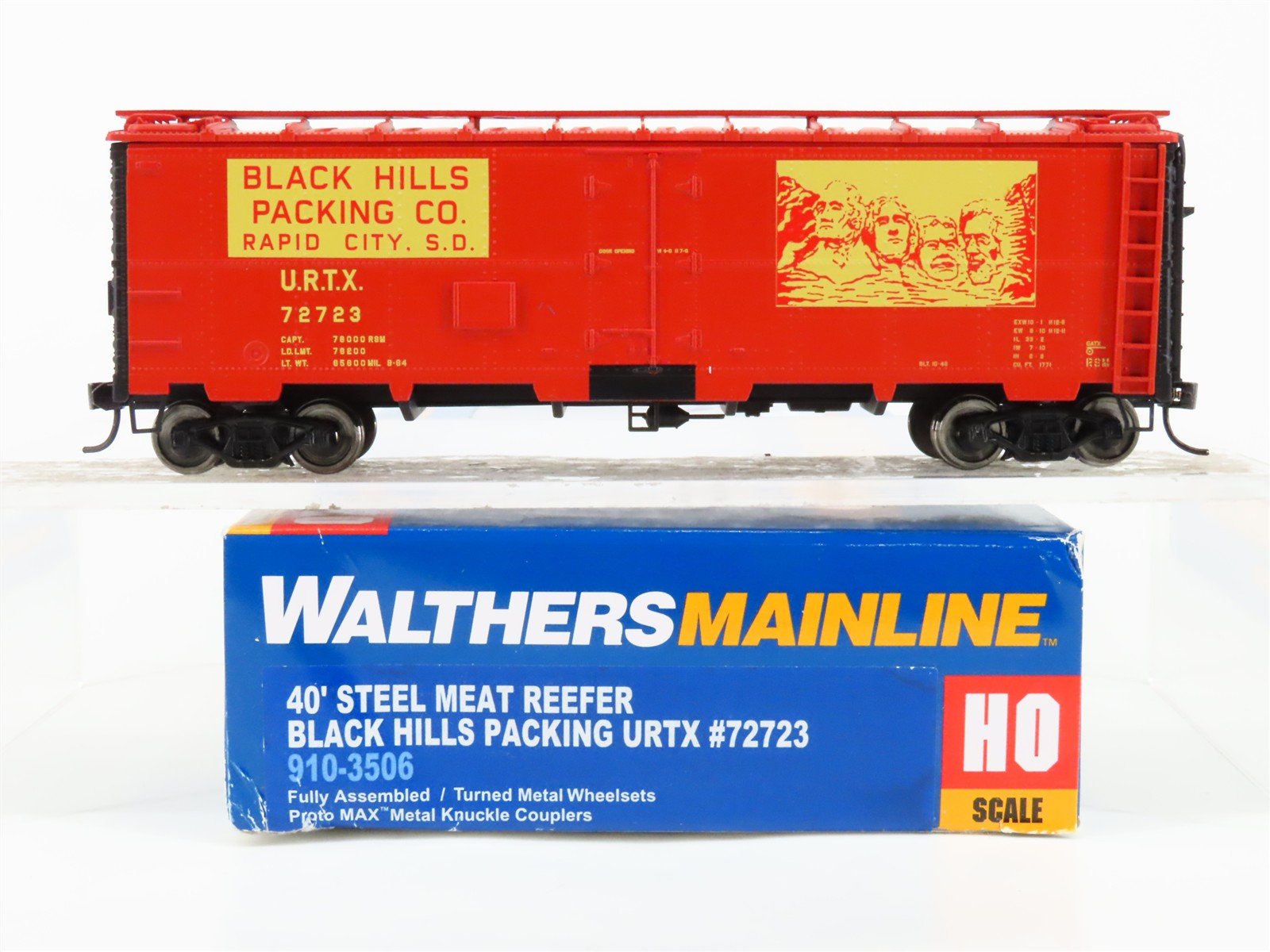 HO Scale Walthers Mainline 910-3506 URTX Black Hills Packing 40' Reefer #72723