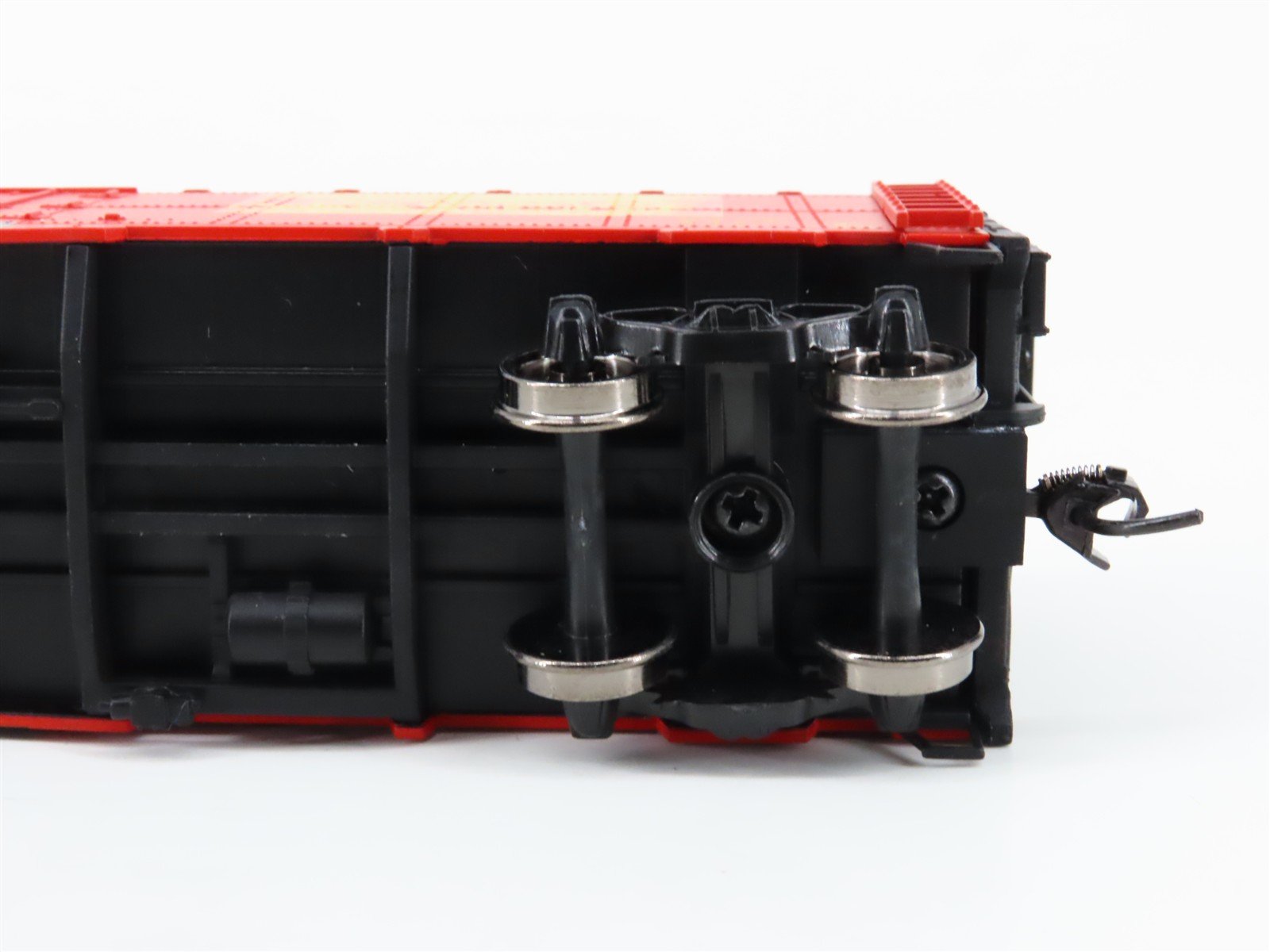 HO Scale Walthers Mainline 910-3506 URTX Black Hills Packing 40' Reefer #72723