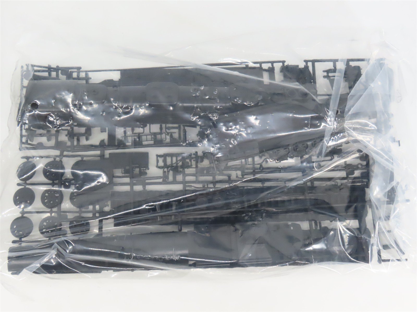 HO Scale Revell Kit 02165 Undecorated UP 4-8-8-4 Big Boy Steam - STATIC MODEL