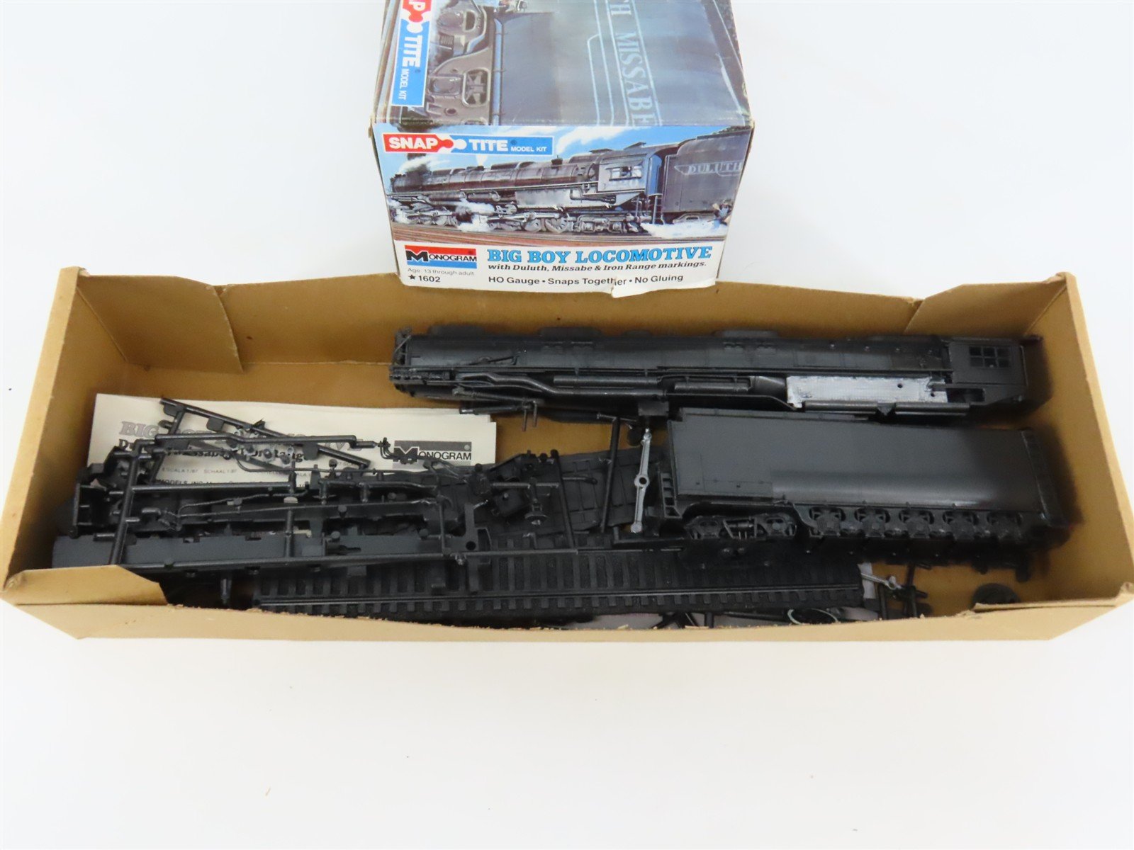 HO Monogram Snap-Tite Kit 1602 Undecorated 4-8-8-4 Big Boy Steam - STATIC MODEL