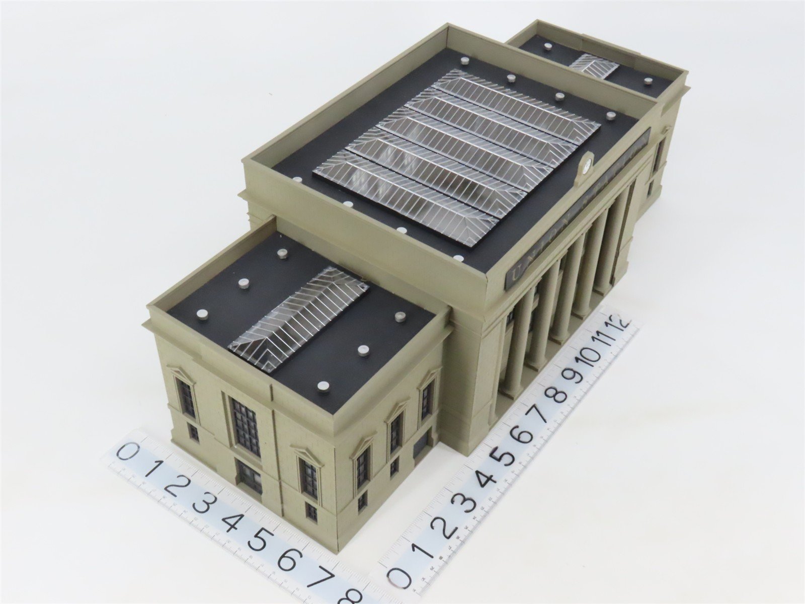 HO 1/87 Scale Walthers Cornerstone Union Station Building - Assembled