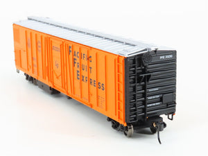 HO Scale Walthers 910-3774 PFE Pacific Fruit Express 50' Mech Reefer #301290