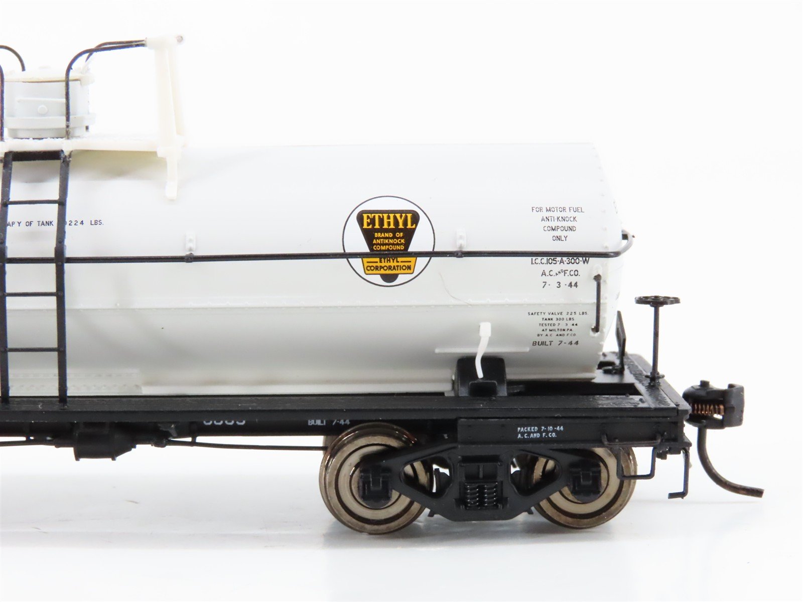 HO Broadway Limited BLI 7666 EBAX Ethyl / SHPX Wyandotte 6k Gal Tank Car 2-Pack