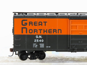 HO Scale Athearn 7001 GN Great Northern 40' Single Door Steel Box Car #2540